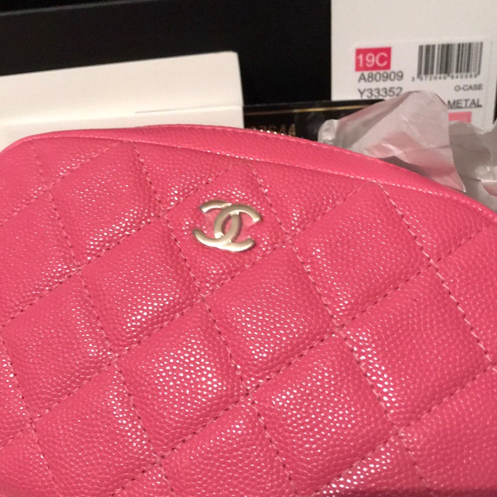 NFS 💯Authentic CHANEL Pink O case Cosmetic Bag - Picture 3 of 4